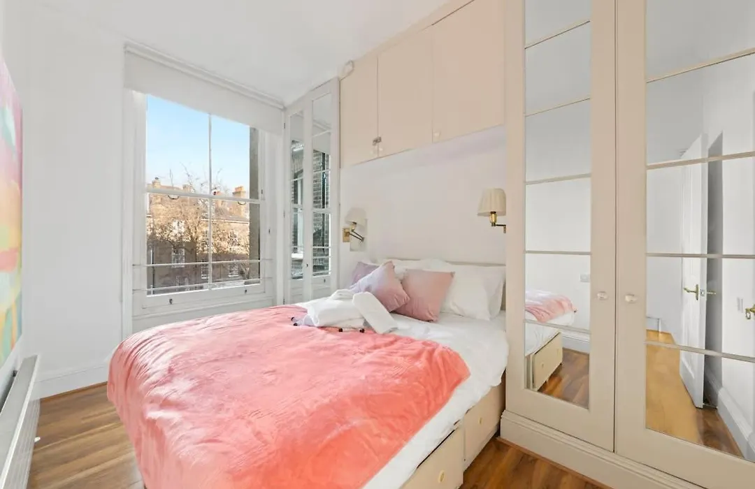 Sg, Classic Knightsbridge Loft Apartment-1