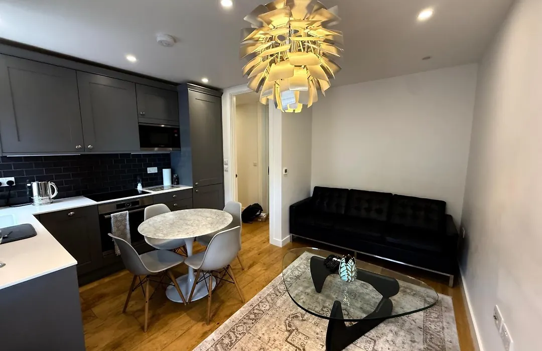 Covent Garden 2-Bed Apt Sleeps 6 4 Mins To Tube-1