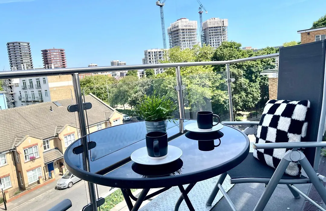 Contemporary Apartments With Private Balconies In Hoxton Near Shoreditch, Old Street, Islington By Staylio London-1