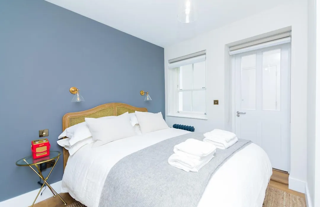 Whitfield Street Apartments-1