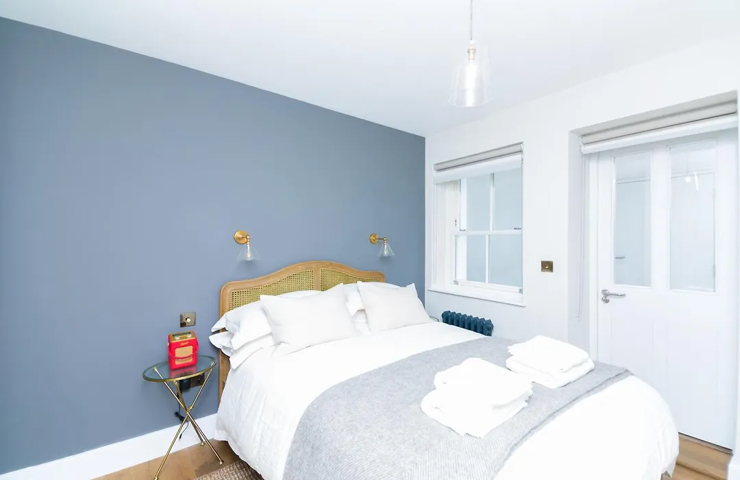 Whitfield Street Apartments-1
