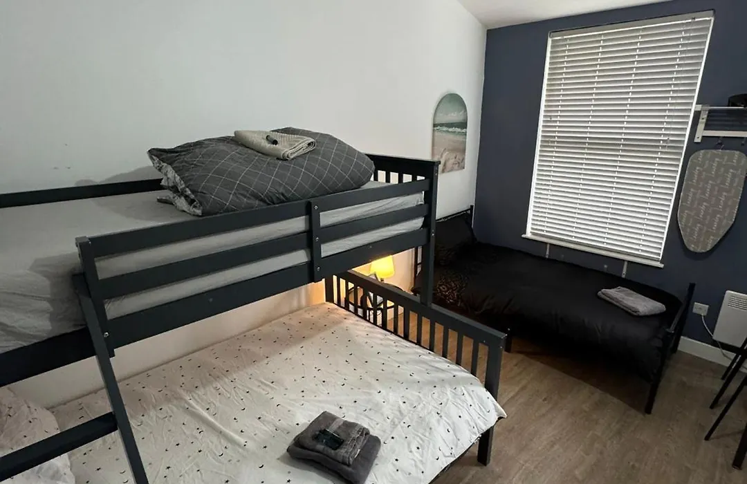Halloway Guest Studio 54-1