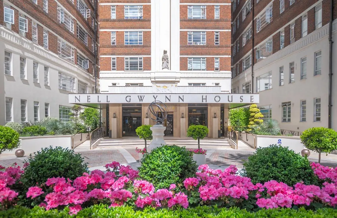 1 Bed Flat In Nell Gwynn House, Sleeps 4, Steps From Harrods & Hyde Park, 24 Hour Reception-1