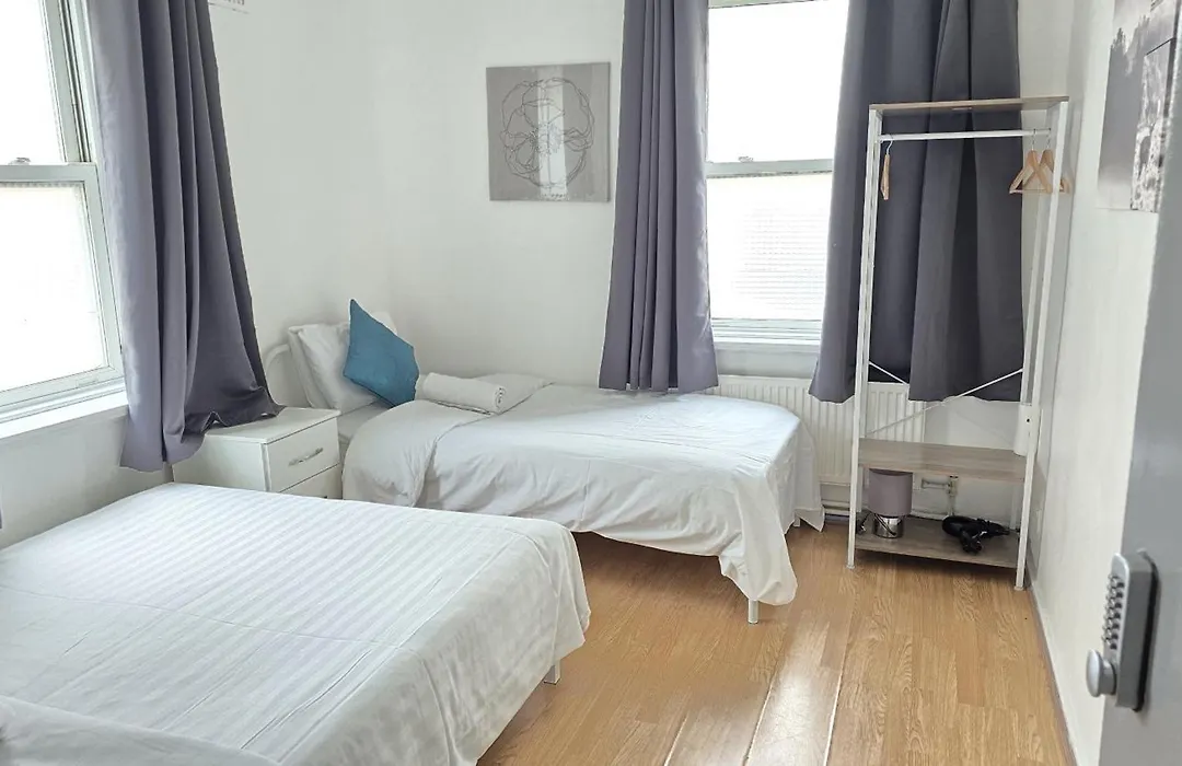 Rooms Near Liverpool Street-1