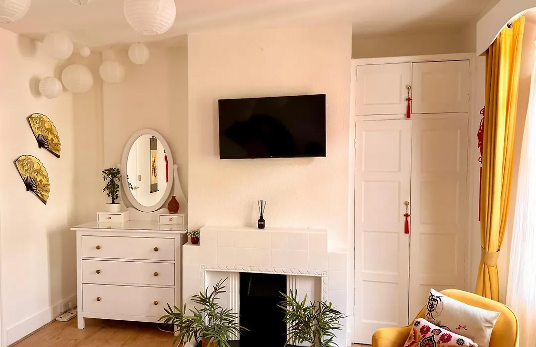 Candy Cafe Apartment-1