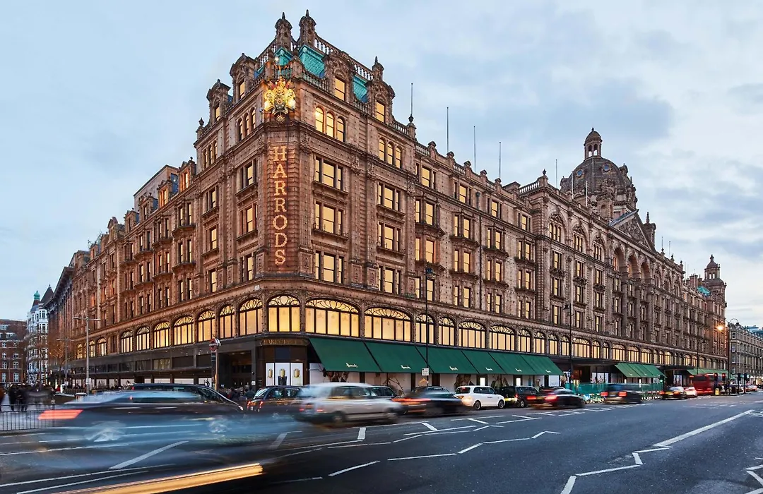 Modern & Refined Hidden Gem Apartments By Hyde Park-1