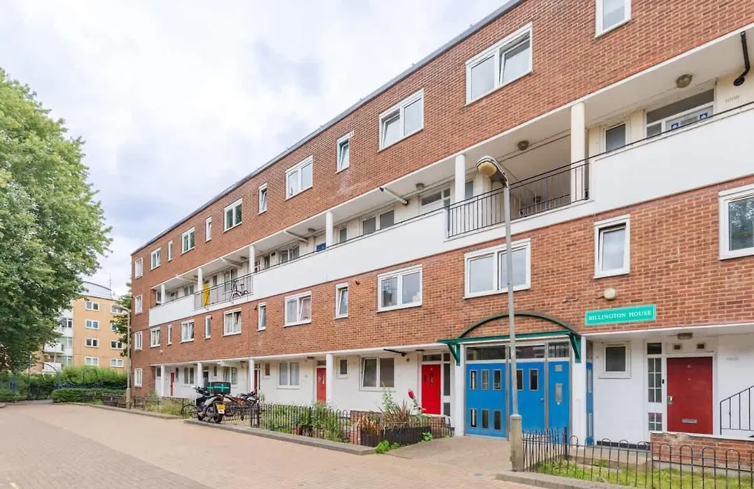 Bright 3-Bedroom Flat Parking 4Ktv & Balcony-1