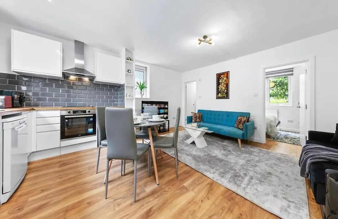 *Brand New 1 Bedroom Flat In Central London*-1