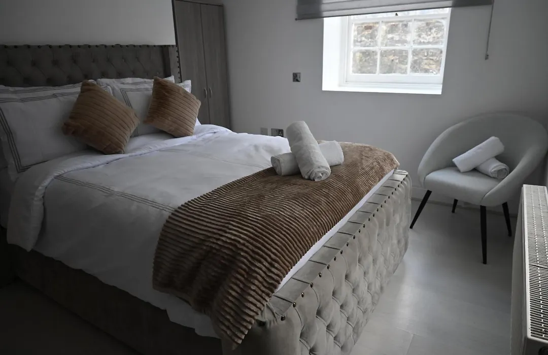 2Bed Apartment-Free Parking Pets Garden Central-1