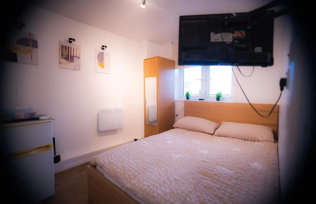 Newly Renovated Ensuite Room-1
