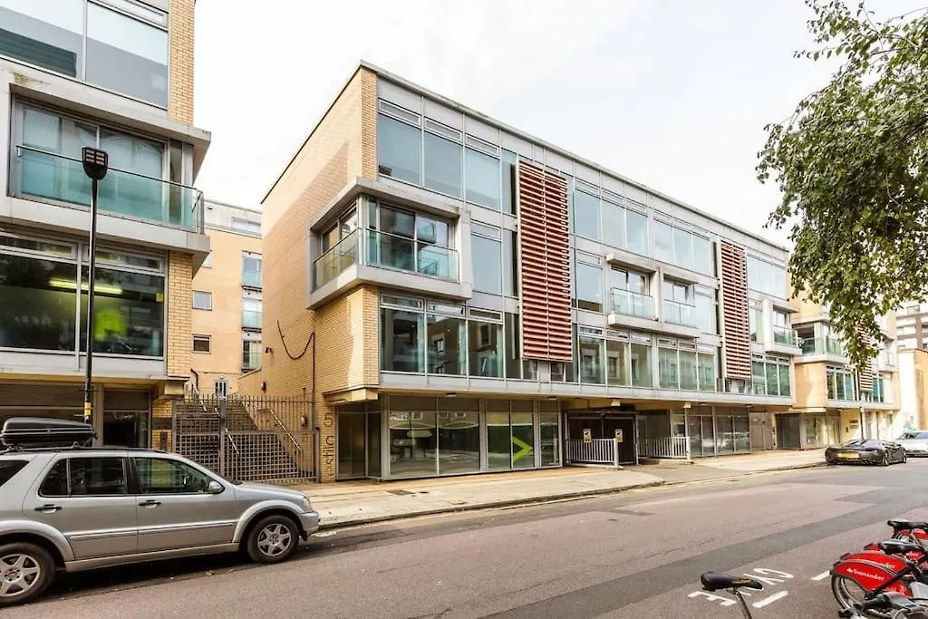 Central 2-Bed 2-Bath Apartment In Old Street-1
