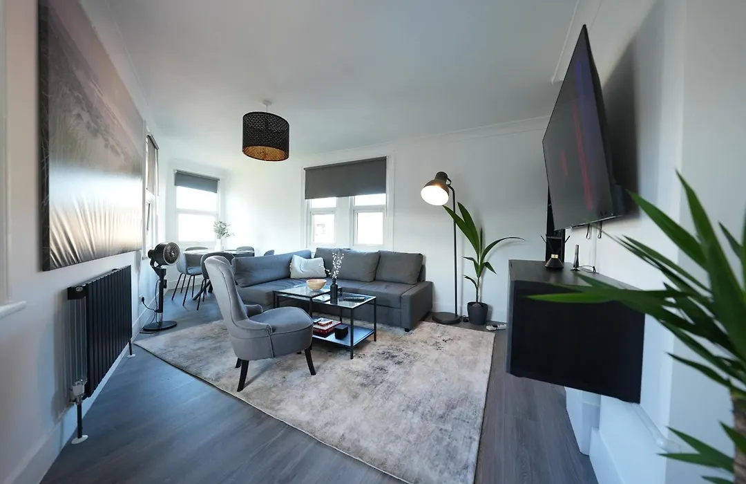 3Br Home Gem - Sleeps 9 - Netflix - Near O2 & Greenwich Park-1