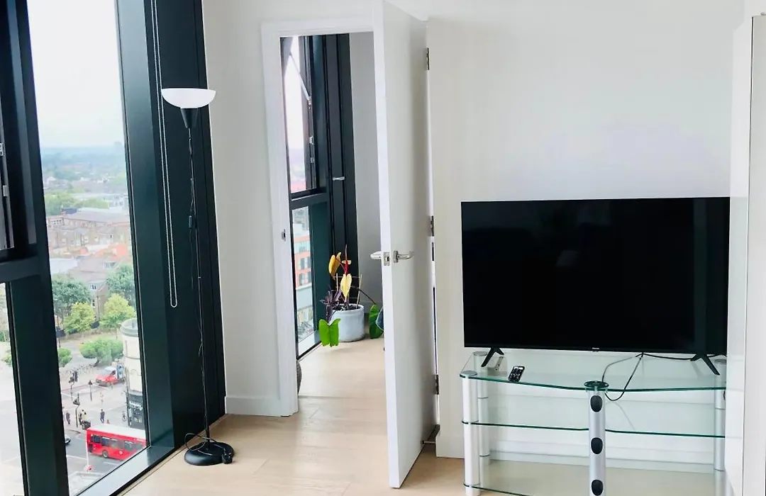 1 Bedroom Luxury Apartment 20 Min From Centre-1