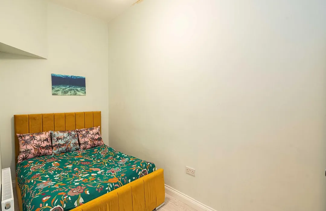Central, Kensington, 3Beds, Cosy, Parks, Pubs-1