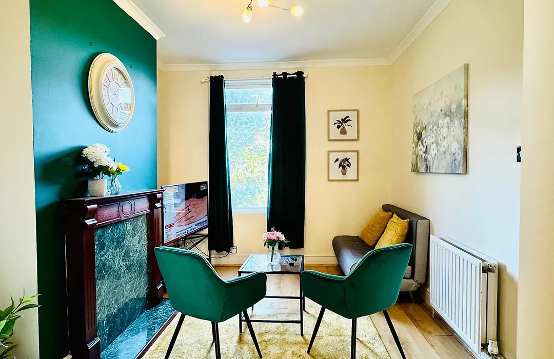 2 Bedroom Flat In Central London-1