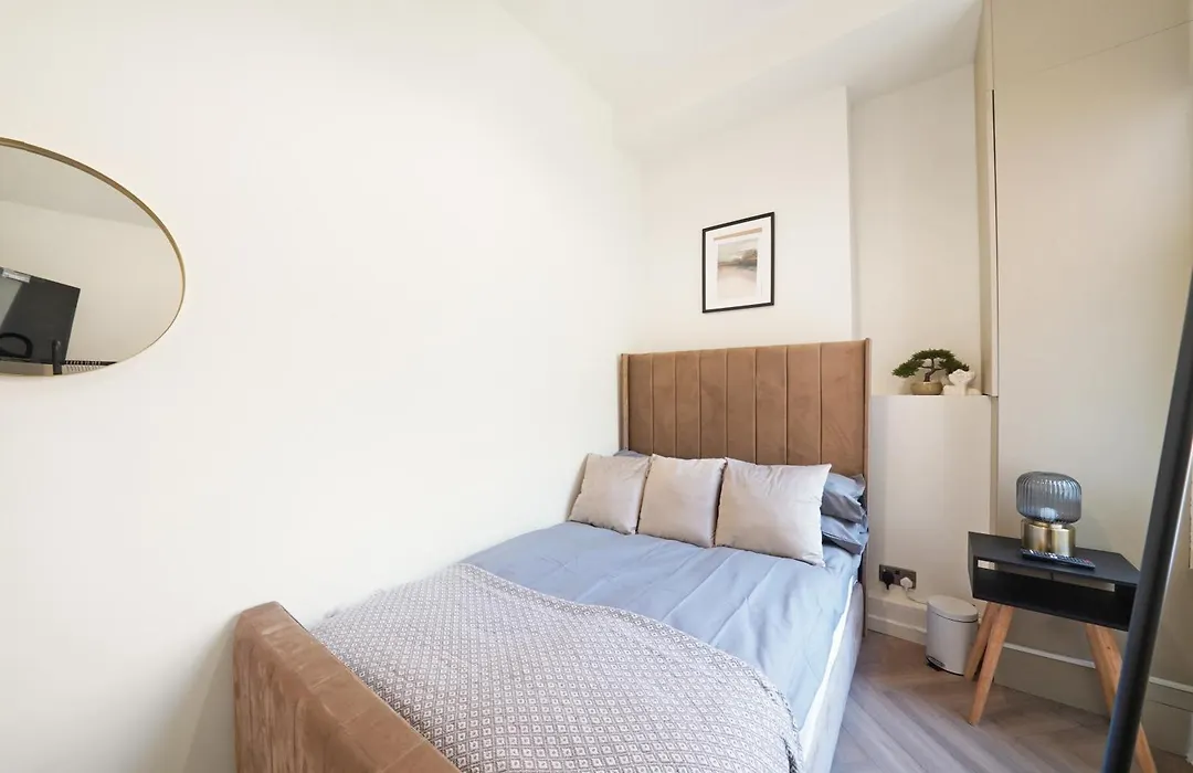 Luxe 2 Bed In Maida Vale-1