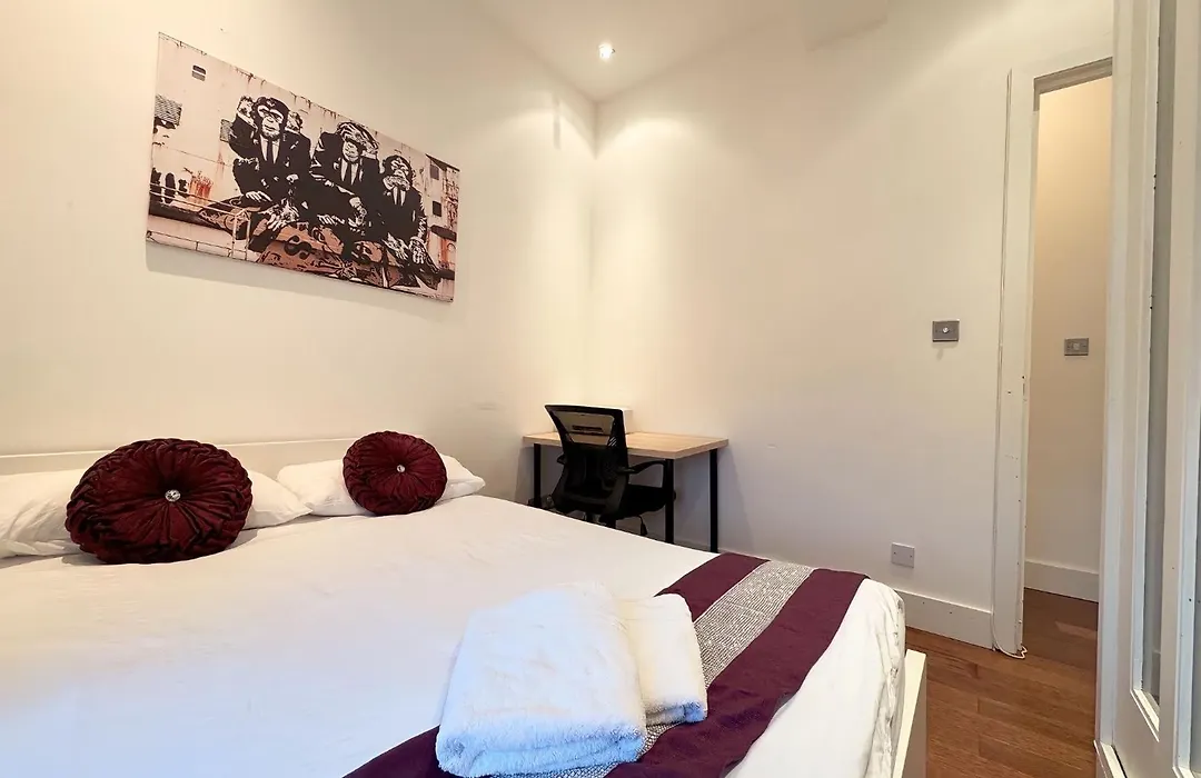 Kensington Garden 3 Bedroom Suites-1