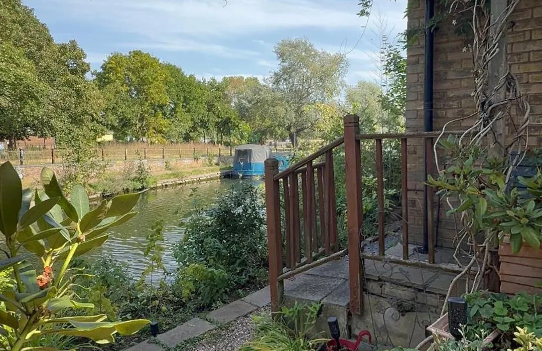 Canal View House: City of London Oasis-1