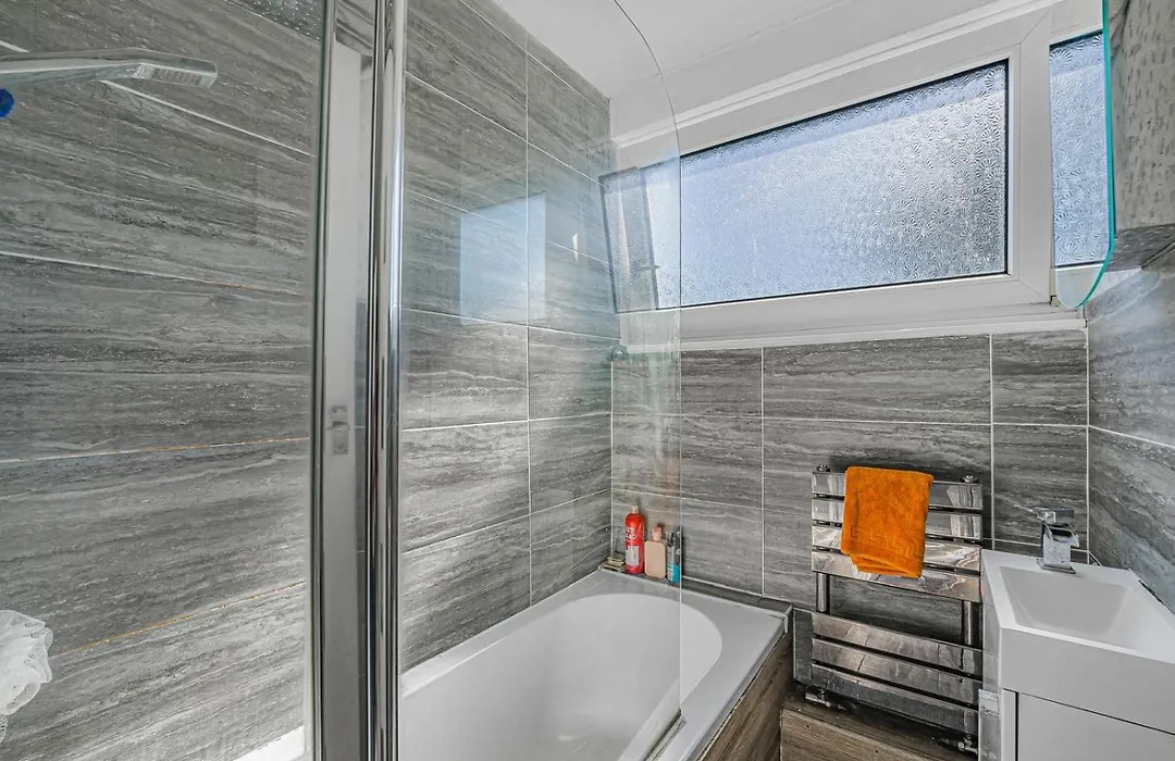 Peckham Apartment With 2 Balcony-1