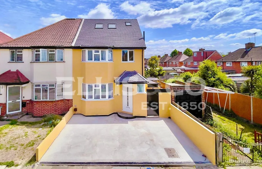 Modern 5 Bed Home By Wembley Stadium Sleeps 11 And Free Parking-1