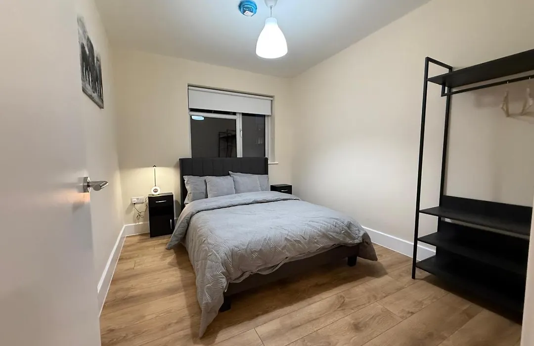 Spacious 2Bed Flat In Wembley Close To Stadium-1