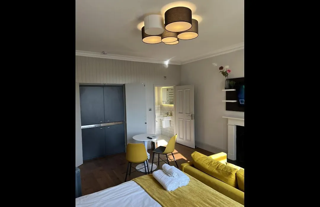 Stylish Central London Studio Perfect For Tourists & Business-1