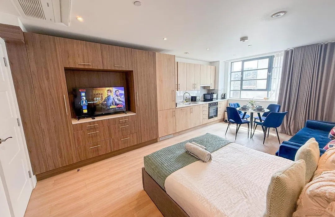 3-Bdr With Balcony And 7 Ac Studio Apartments In Marylebone Near Regents Park & Baker St By Staylio London-1