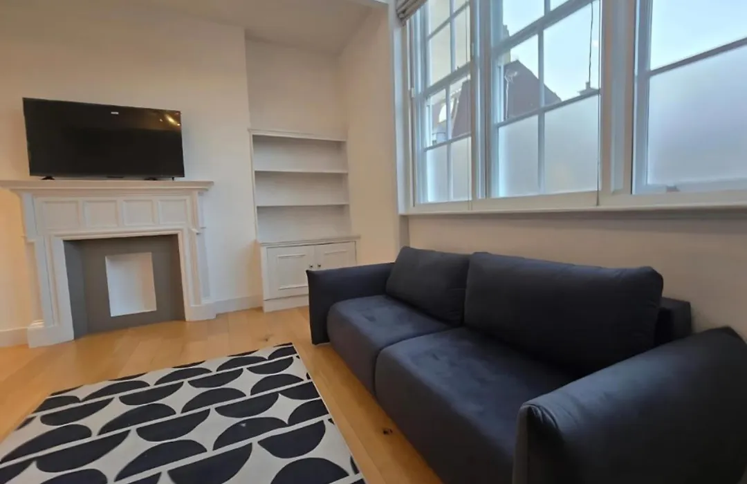 Elegant 2 Bedroom Apartment In Knightsbridge-1