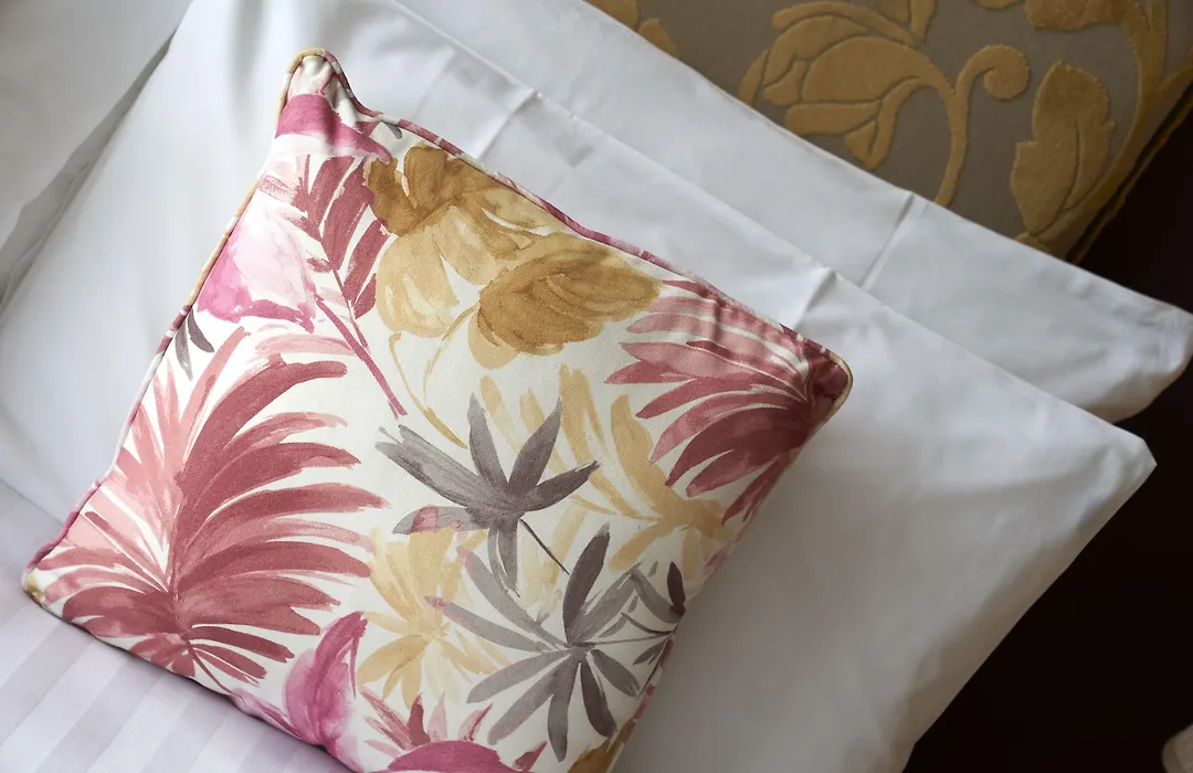 Antoinette Hotel Wimbledon-1