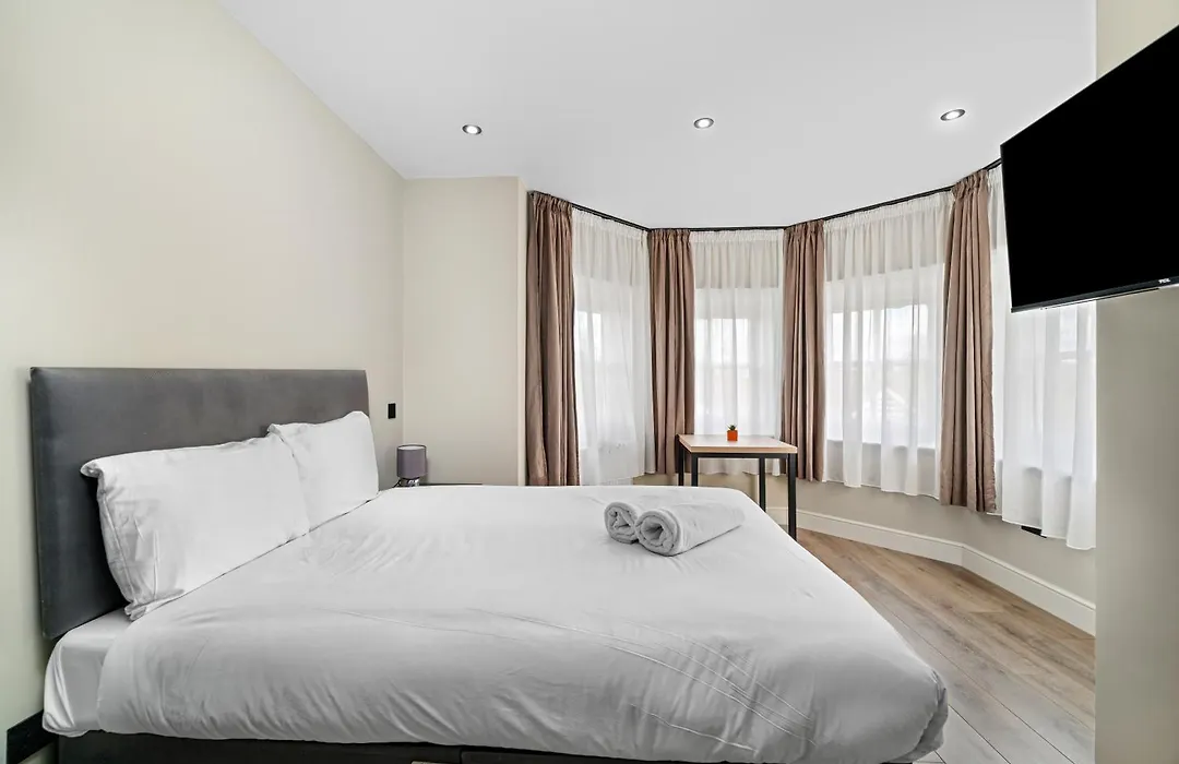Willesden Green Modern Living Suites-1