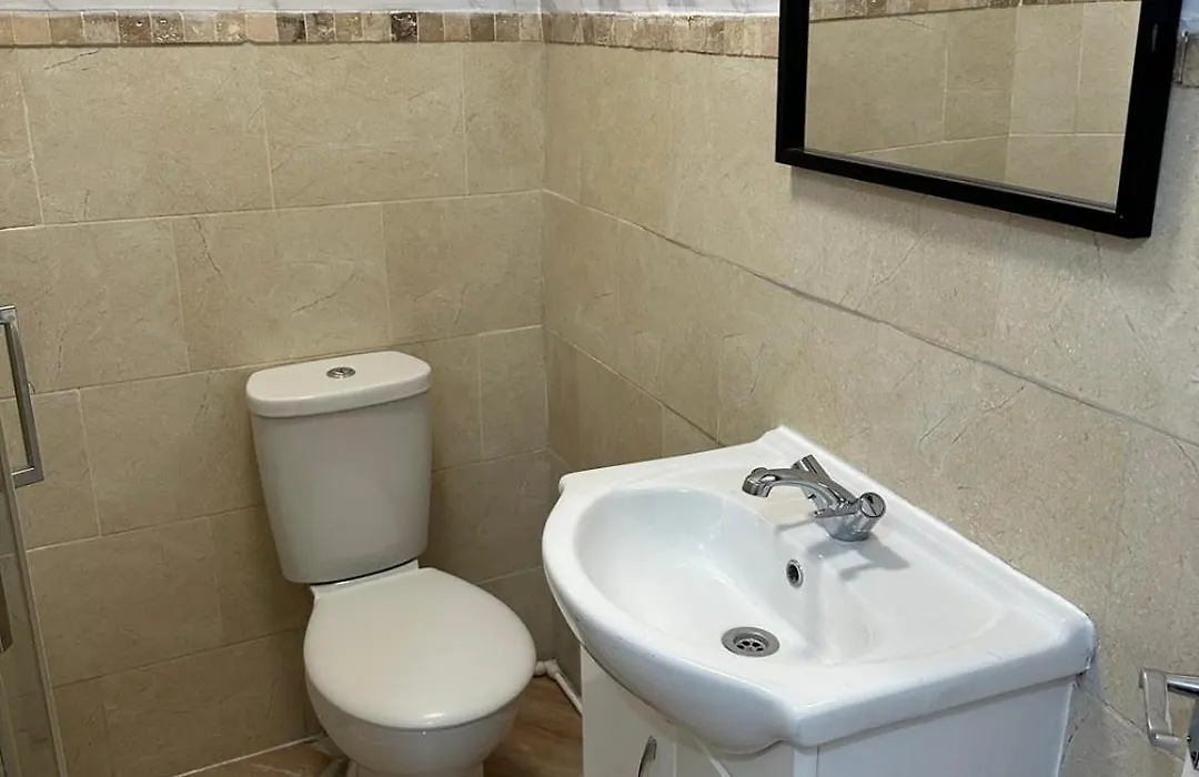 Belinda Rd, Comfort-1
