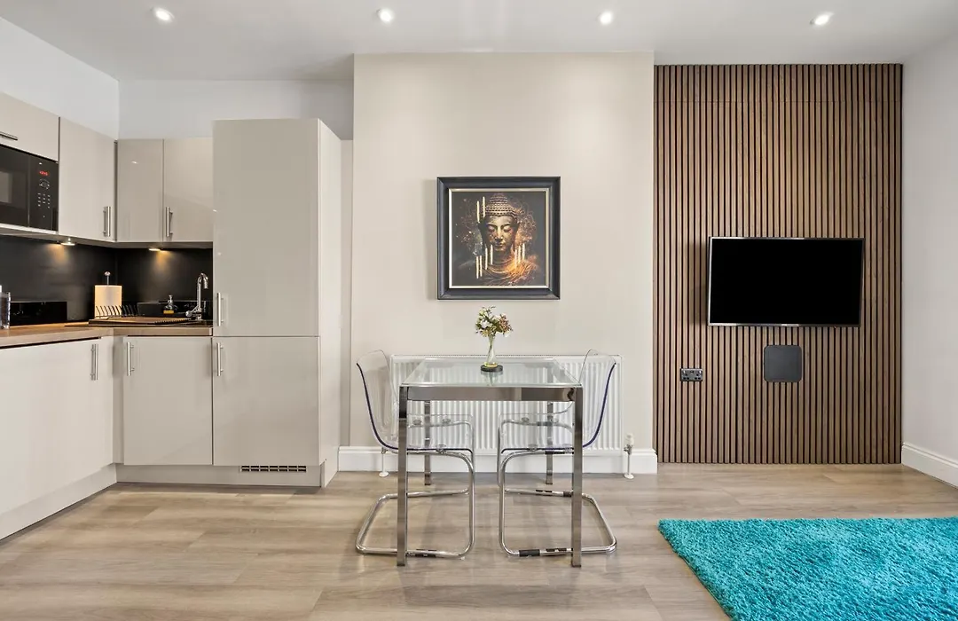 Bright & Modern 2-Bed Notting Hill Apartment-1