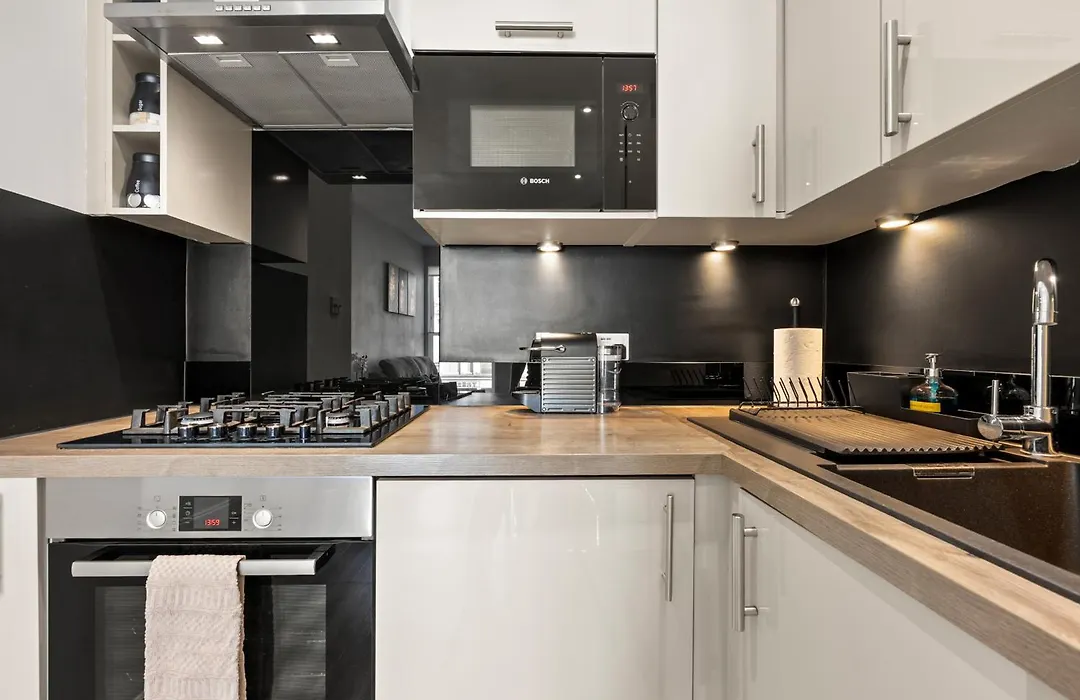 Bright & Modern 2-Bed Notting Hill Apartment-1