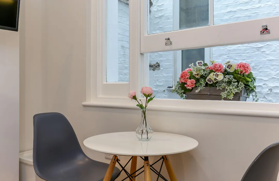 Queensborough Terrace Serviced Apartments-1