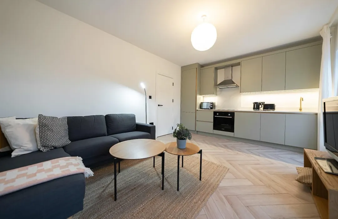 The Battersea Place - Charming 4Bdr Flat-1
