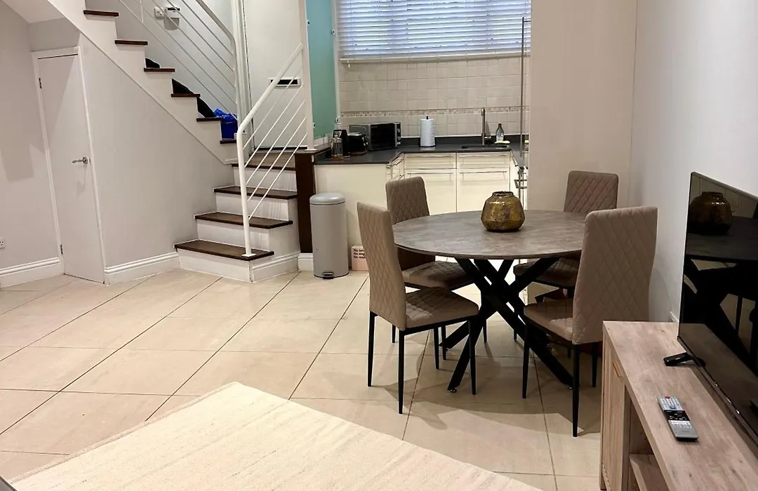 Camden Modern 2Br Apartment, Minutes To Tube & City Central-1