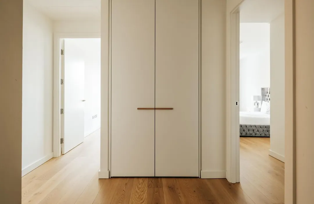 Luxury 3 Bed 3 Bath Apartment In Central London-1