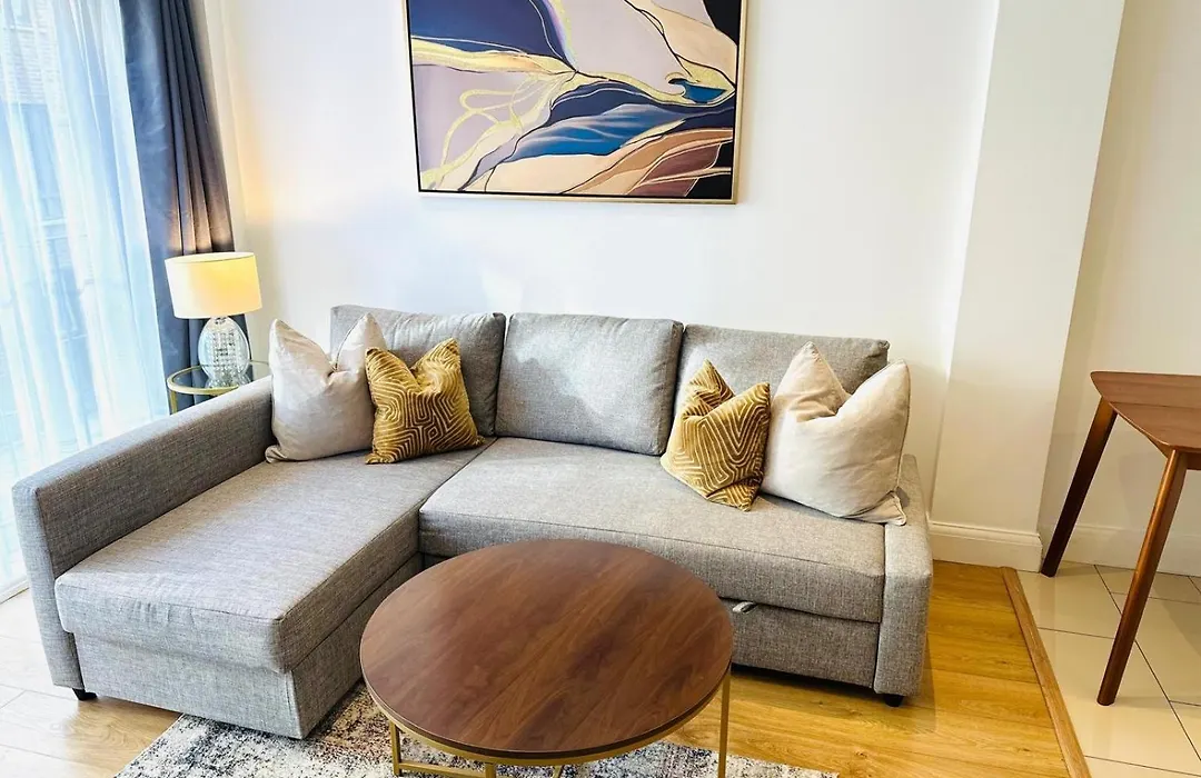 Westferry Deluxe Apartment 3-1