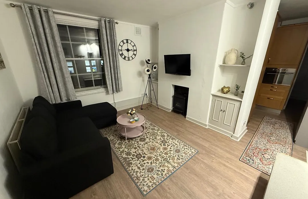 Covent Garden 1-Bed Apt Sleeps 4 7 Min To Station-1