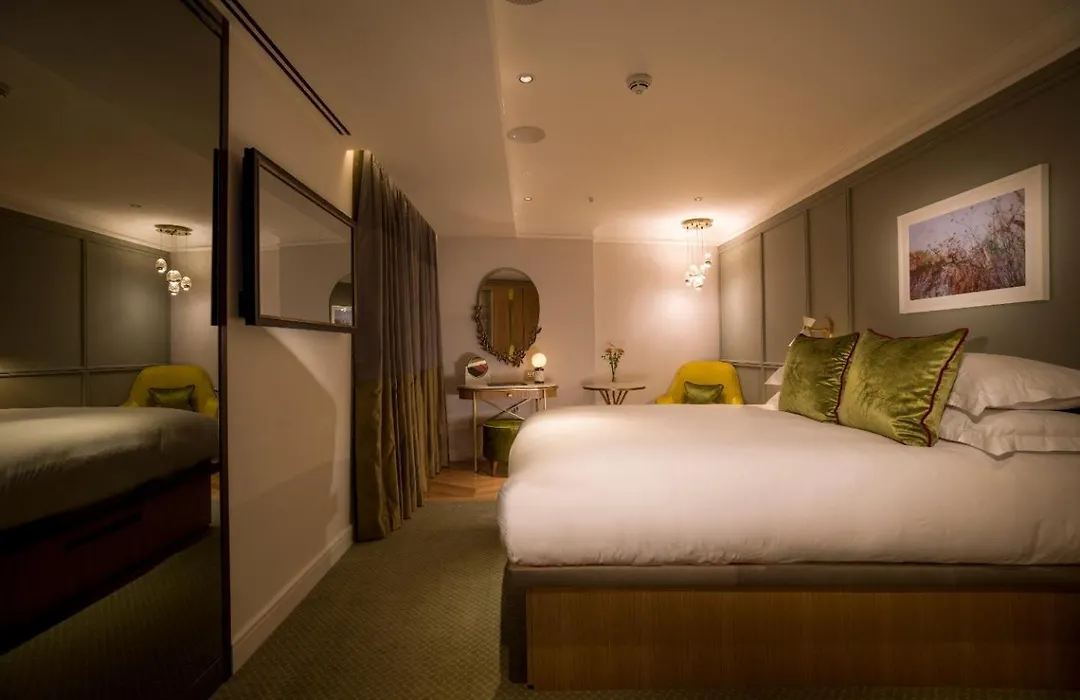 The Guardsman Hotel-1