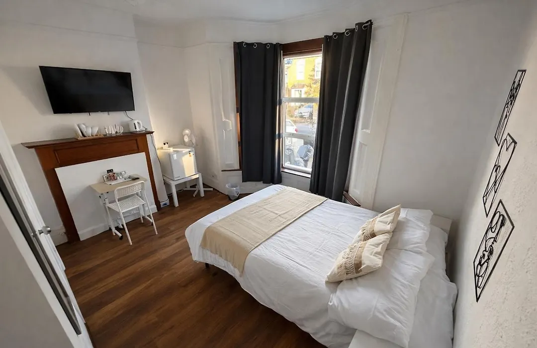 Wood Green Affordable Ensuite Rooms Steps From Mall & Tube 10 Min To Central London-1