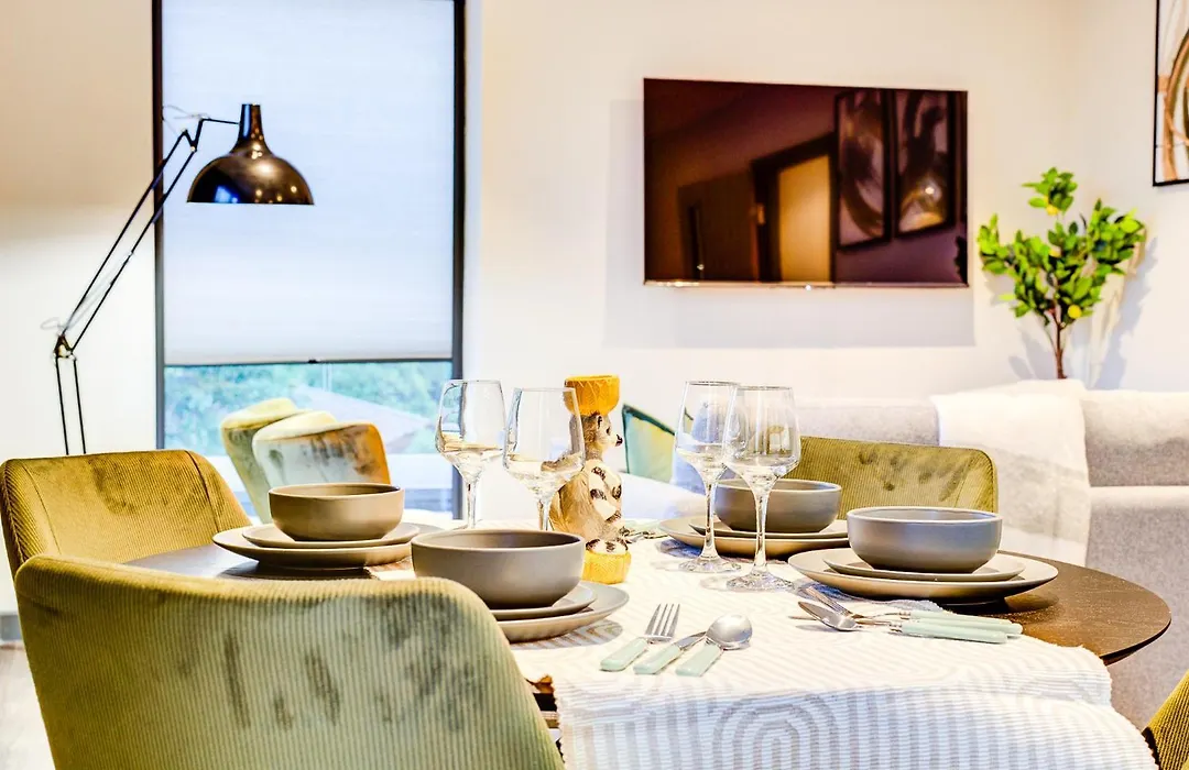 Private & Stylish 2 Bedroom London Apartment-1