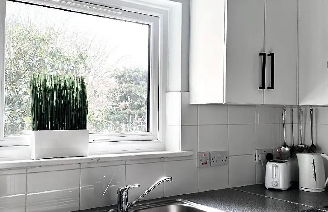 London Oval Apartment-1