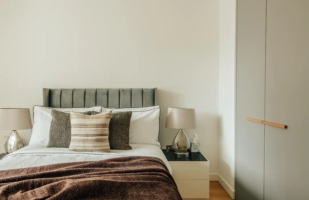 Luxury Modern 2Bed-2Bath Apartment-1
