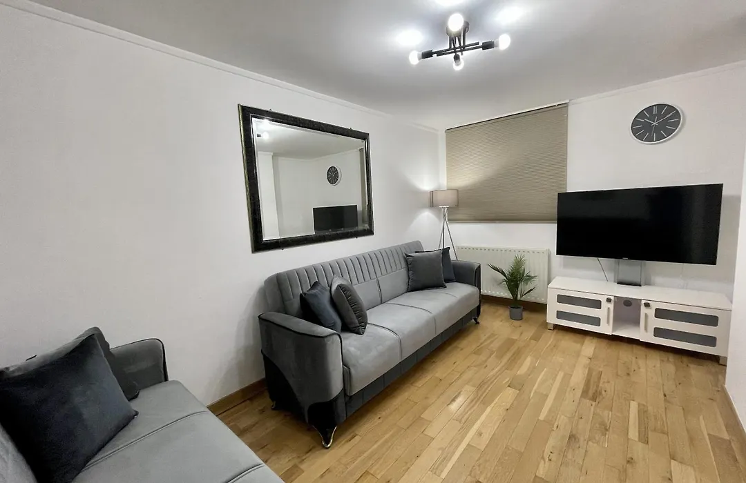 Deluxe Camden Apartment-1