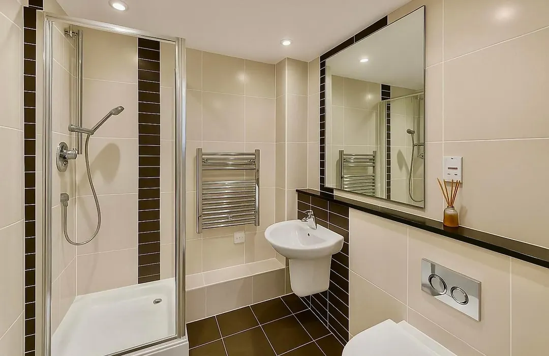 Waterfall Oasis: Luxury Wembley Apartment with Parking-1