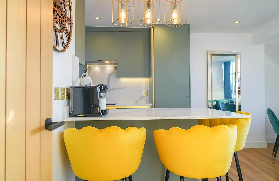 New Luxurious Stunning Block Apartments In Central London-1