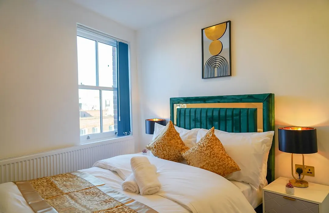 New Luxurious Stunning Block Apartments In Central London-1