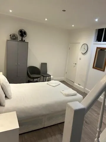 Paddington Hyde Park Apartment-1