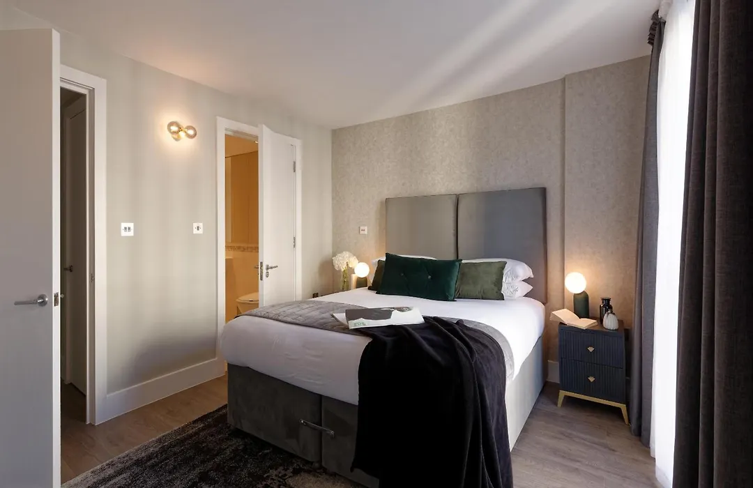 Fitzrovia Apartments By Dmontrio-1